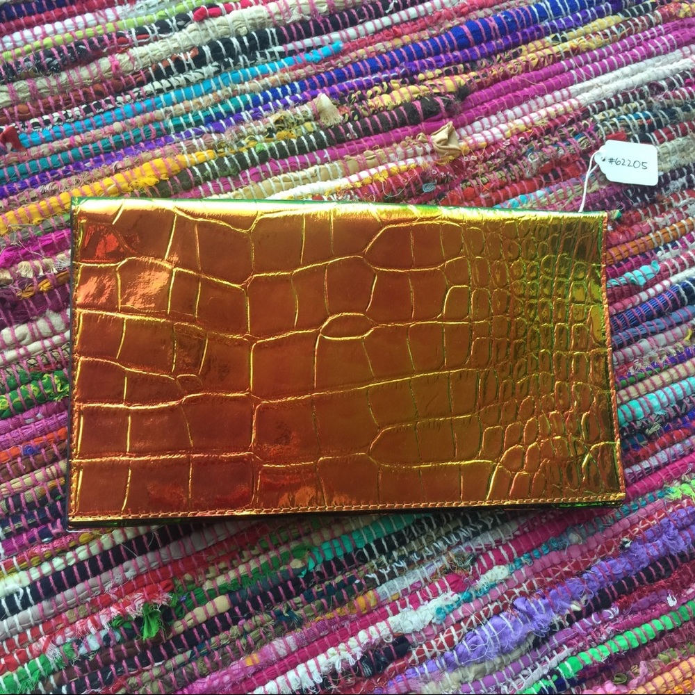 Holographic clutch